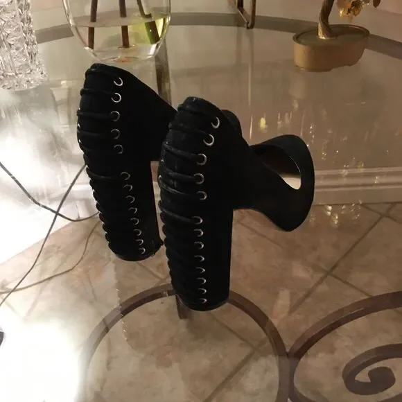 🎃 VINCE CAMUTO Corset Back Block Heel! - Picture 4 of 8